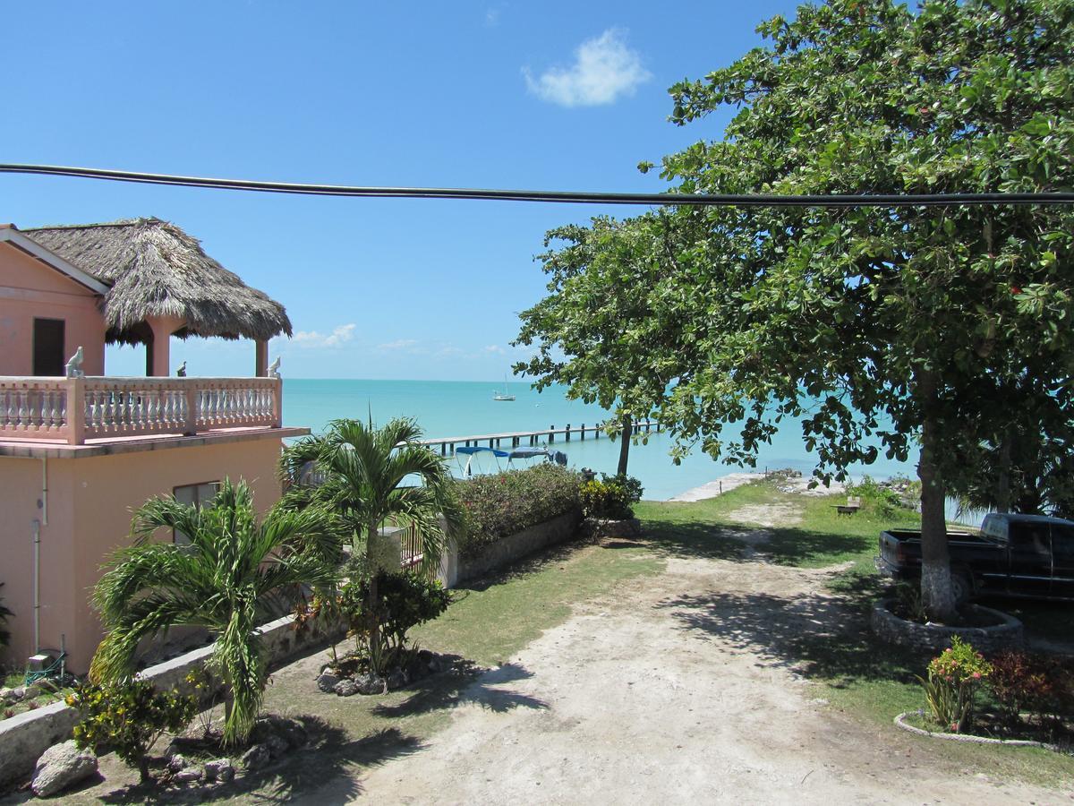 Hôtel Fernando'S Seaside à Sarteneja Extérieur photo